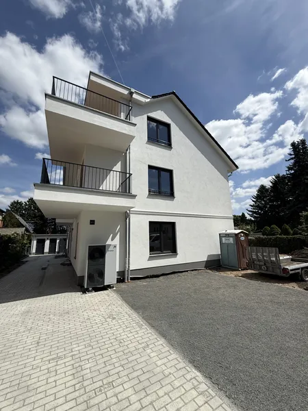 Neubau - Erstbezug 2-Zimmer-Wohnung in grüner Lage in Berlin-Mahlsdorf — photo 1